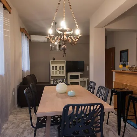 Periplous Apartment *